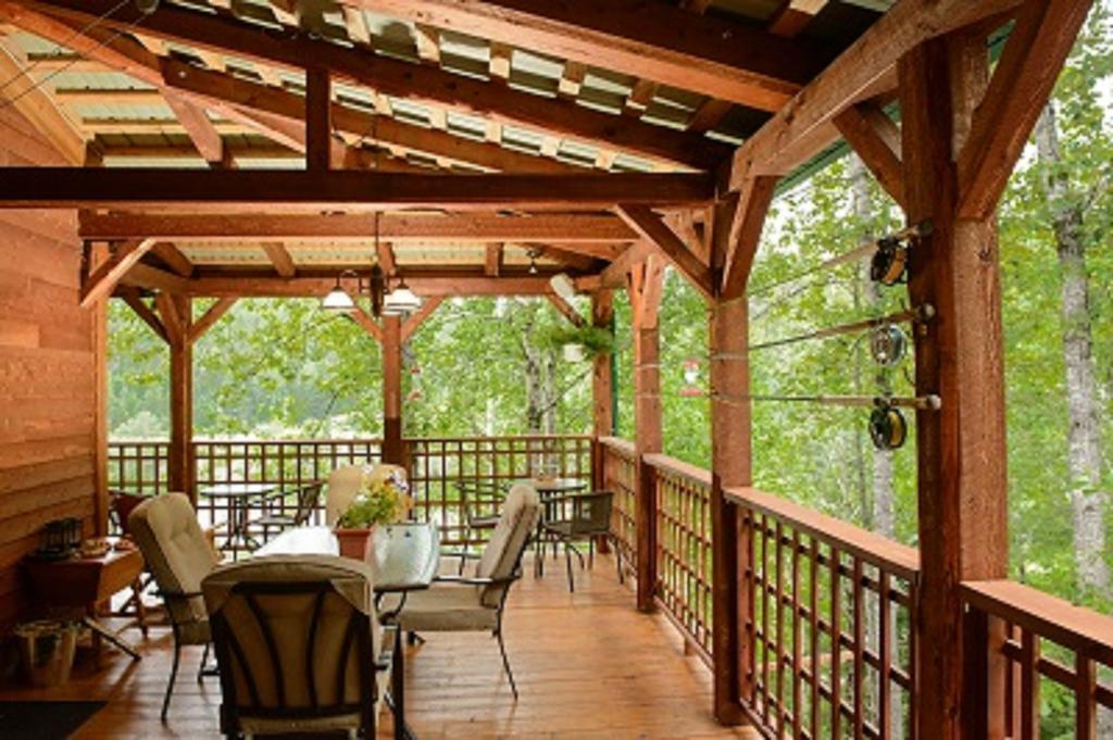 Auberge De La Riviere Matapedia - Matapedia River Lodge Routhierville Экстерьер фото