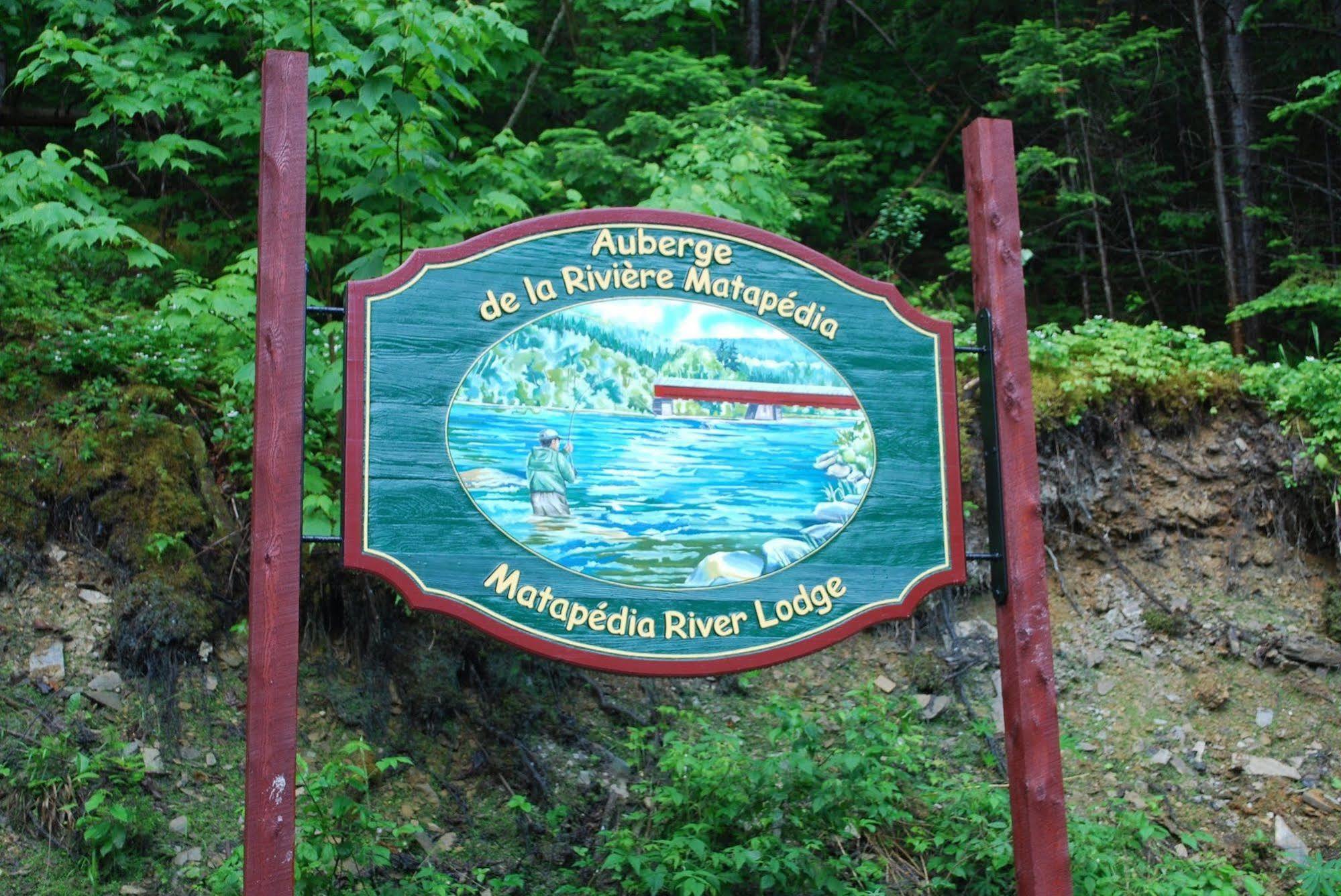 Auberge De La Riviere Matapedia - Matapedia River Lodge Routhierville Экстерьер фото