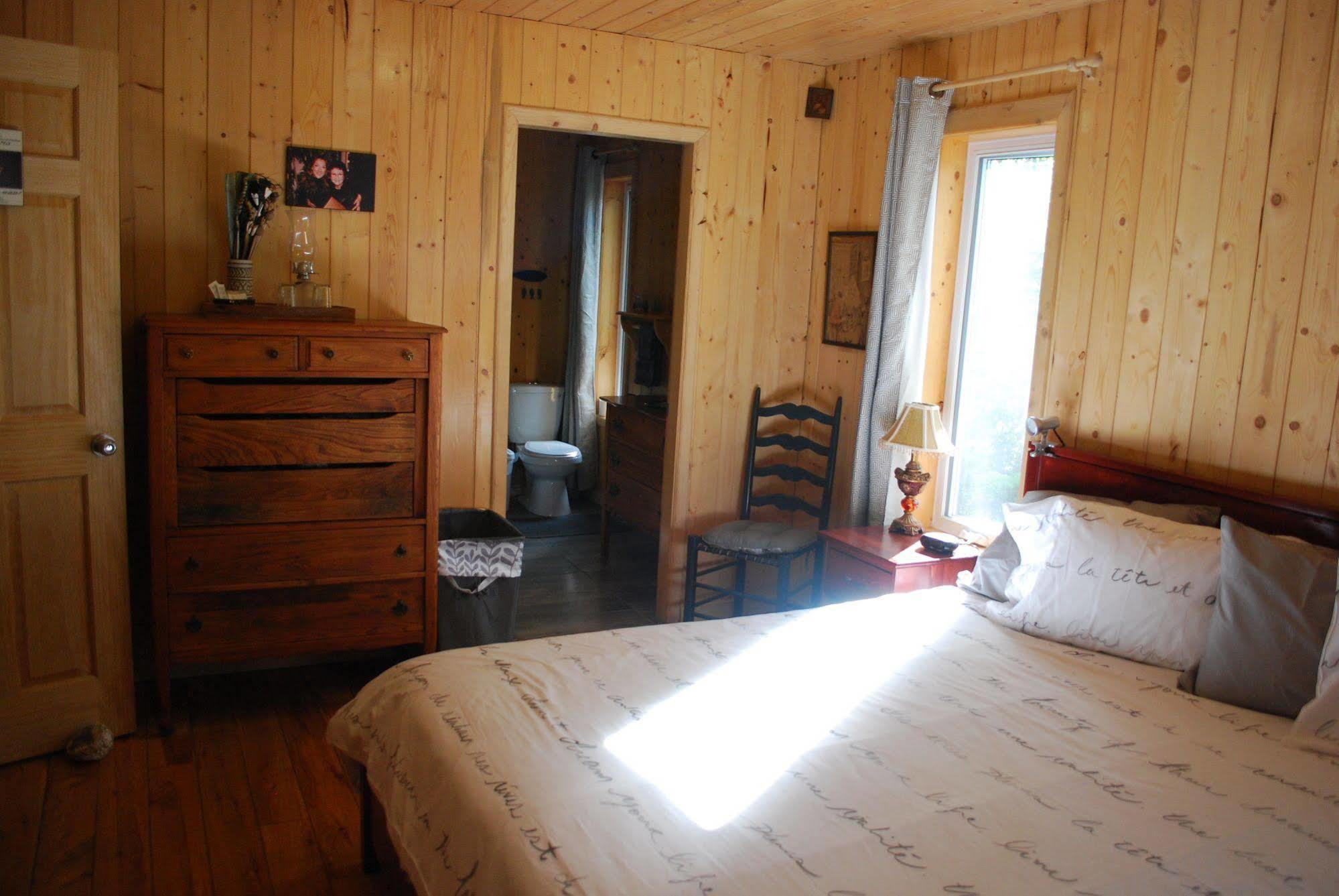 Auberge De La Riviere Matapedia - Matapedia River Lodge Routhierville Экстерьер фото