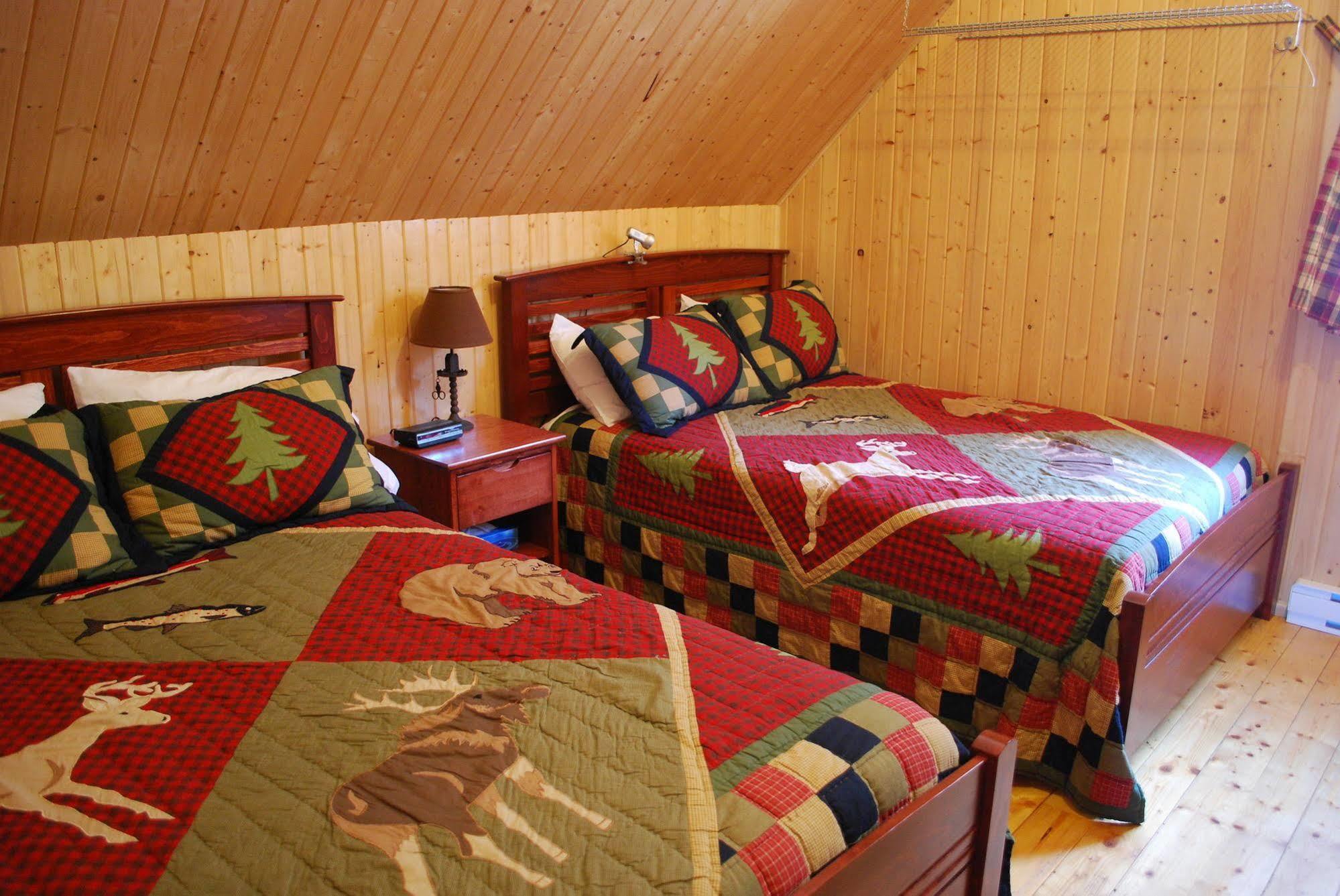 Auberge De La Riviere Matapedia - Matapedia River Lodge Routhierville Экстерьер фото