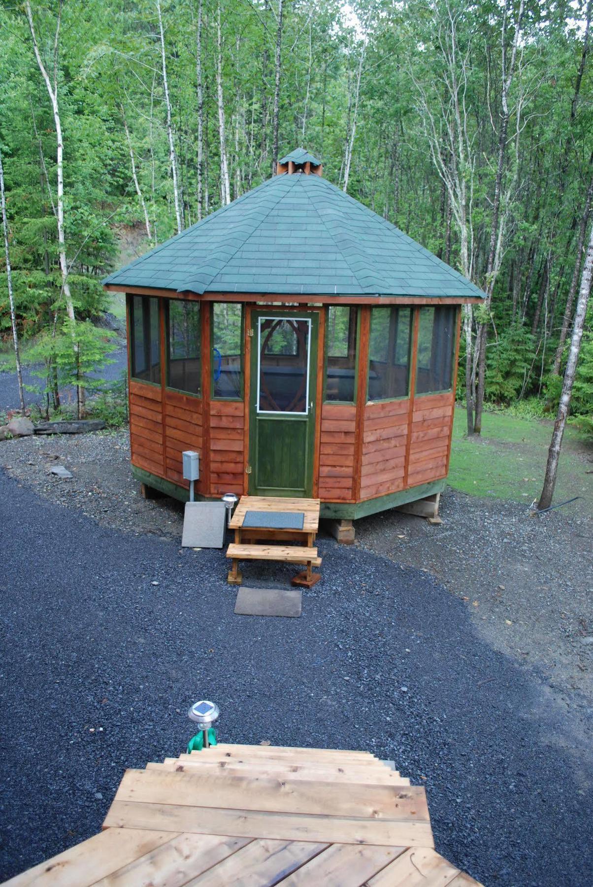 Auberge De La Riviere Matapedia - Matapedia River Lodge Routhierville Экстерьер фото